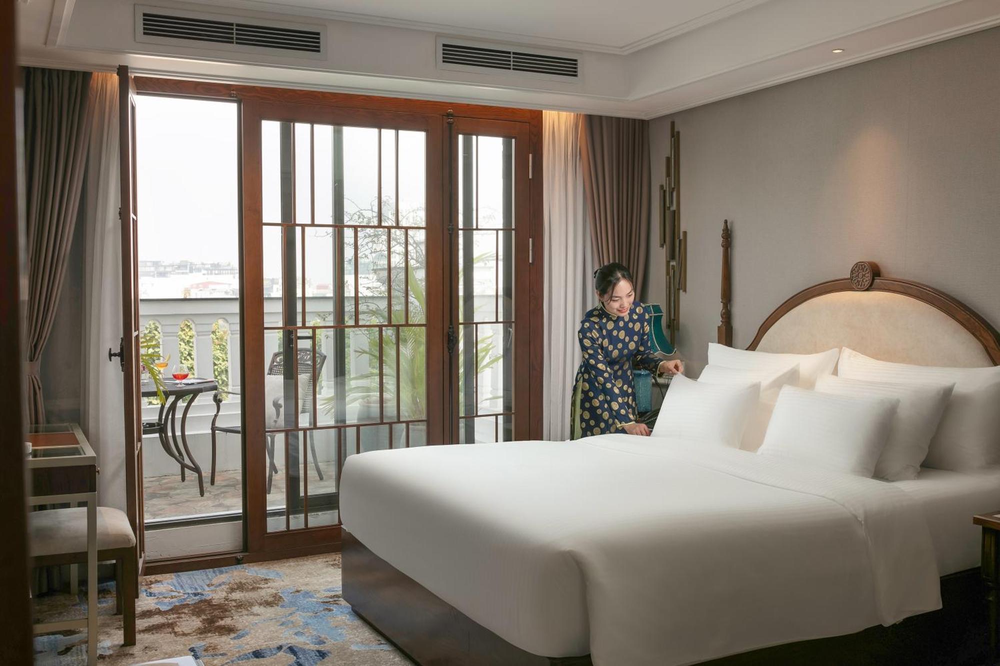The Oriental Jade Hotel Hanoi Luaran gambar A guest room at the hotel