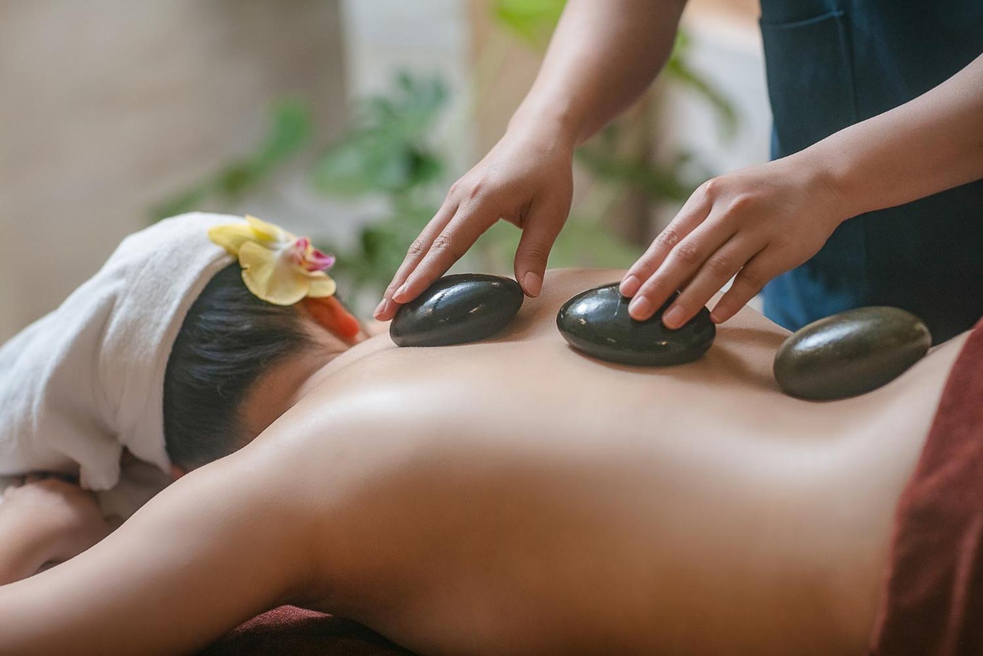 The Oriental Jade Hotel Hanoi Luaran gambar Hot stone massage