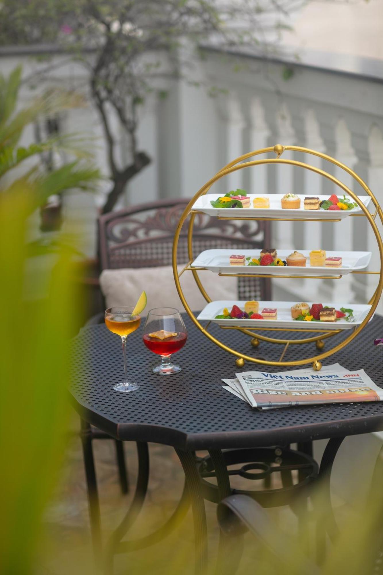 The Oriental Jade Hotel Hanoi Luaran gambar Afternoon tea at the hotel