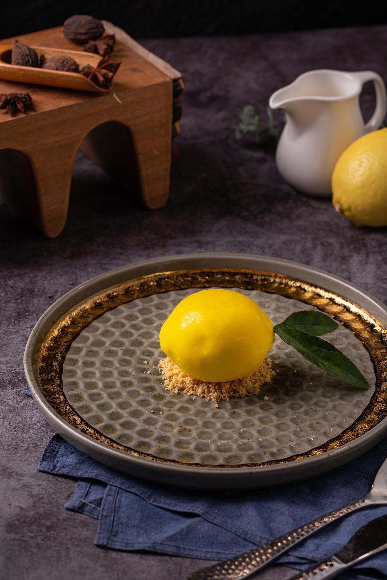 The Oriental Jade Hotel Hanoi Luaran gambar A lemon sorbet