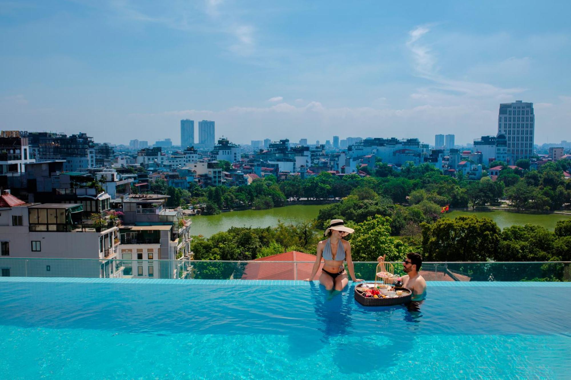 The Oriental Jade Hotel Hanoi Luaran gambar View of West Lake from the hotel